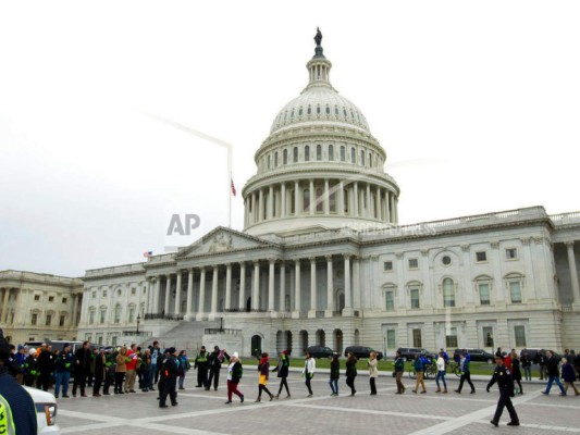 Jueza admite demanda por cancelación del TPS &nbsp;&nbsp;