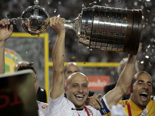 Corinthians se corona por primera vez campeón de la Copa Libertadores