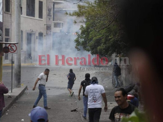 Honduras: Encapuchados protagonizaron zafarrancho y caos en la capital