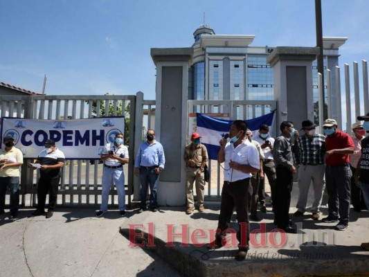 Honduras: Maestros exigen veto a decreto de reformas a ley