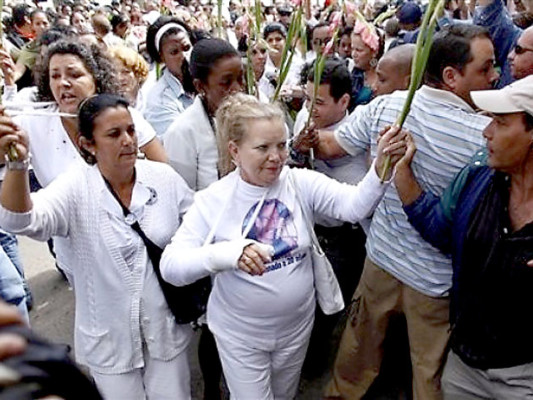 Cardenal cubano se reunirá con Damas de Blanco el jueves