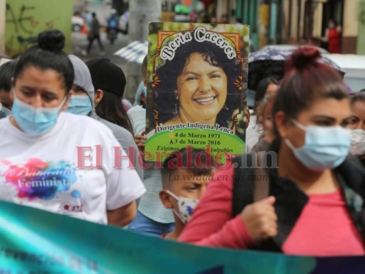 Hondureñas alzan su voz en el Día de la Mujer (FOTOS)