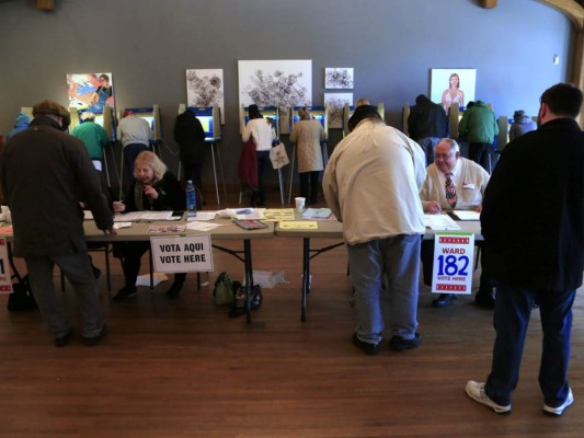 Trump y Clinton pierden en Wisconsin en primarias presidenciales de EEUU