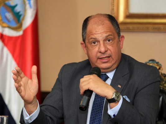 Prohíben las fiestas con dinero del Estado en Costa Rica