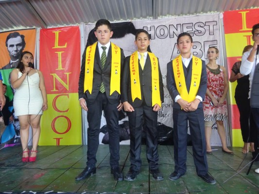 Reinado escolar en la Lincoln School fue un total derroche de elegancia y talento