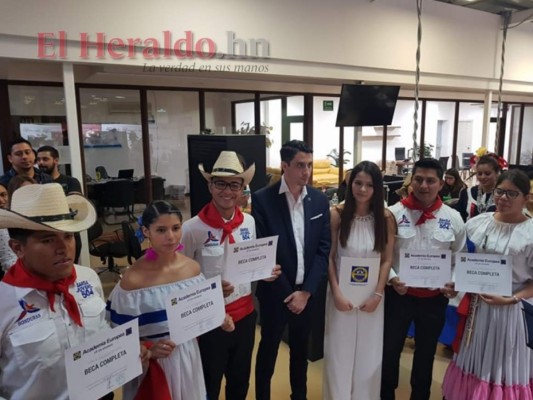 Academia Europea entrega cinco becas a Banda Juvenil 504