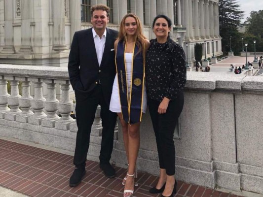 Graduada con honores en dos carreras y amante de los animales, así es Natanya, la hija de David Faitelson (Fotos)