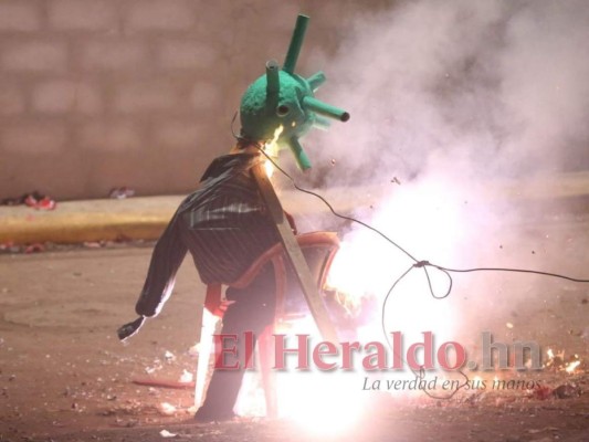 FOTOS: Así retumbó y brilló la capital para despedir el 2020 y recibir el 2021