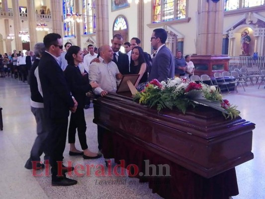 FOTOS: Así fue el emotivo adiós al 'Pelón' Acosta, exalcalde de la capital de Honduras