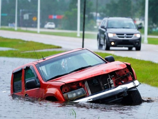 Ida inunda Luisiana y Mississippi como tormenta tropical