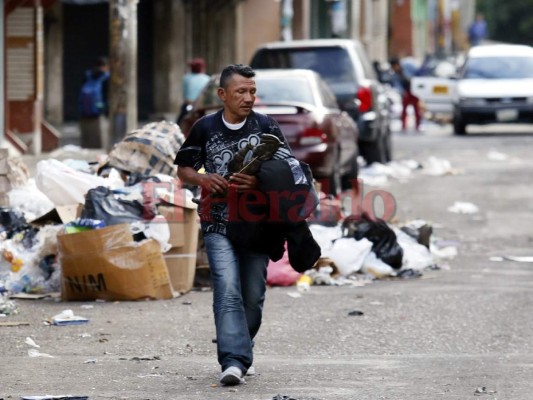 FOTOS: Mercados de Comayagüela amanecen inundados de basura en Navidad, después del 24 de diciembre