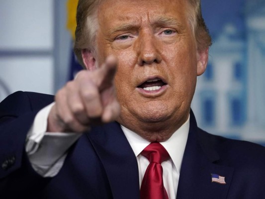 Trump contradice a expertos y dice que habrá vacunas pronto