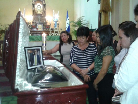 Velan los restos del abogado Eduardo Montes