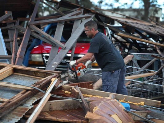 Dolor y devastación por el huracán Laura en el sur de EEUU (FOTOS)