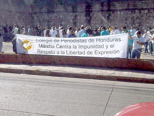 Periodistas hondureños exigen protección a la libertad de expresión y la vida