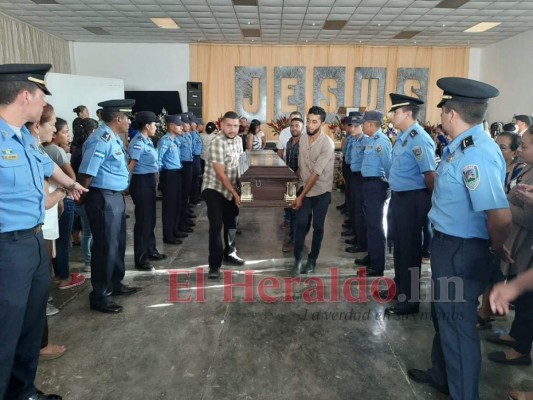 FOTOS: Doloroso sepelio de familia que murió en tragedia en la CA-5