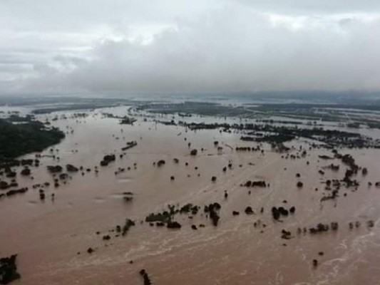 Iota desborda ríos Chamelecón y Ulúa e inunda nuevamente el Valle de Sula 