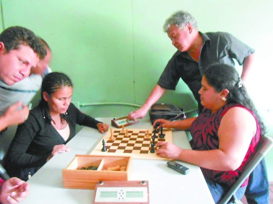 Goles a la vista del equipo Atlético Español capitalino