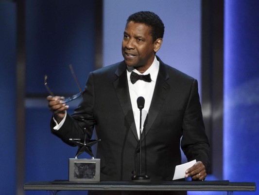 Julia Roberts y Spike Lee celebran a Denzel Washington