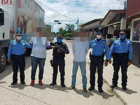 Capturan a dos asaltantes de carros repartidores en Santa Bárbara