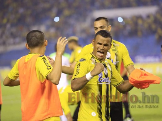 El enfado de Troglio, la celebración de Rony y el show de la Ultra: Las fotos después del Real España vs Olimpia