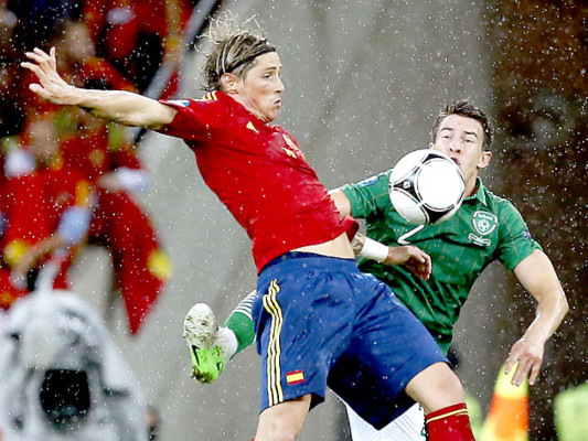 España golea 4-0 a Irlanda, primera eliminada de la Eurocopa