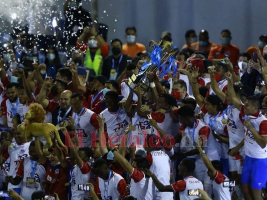 Euforia y emoción total: Así celebró su copa 34 el Olimpia (Fotos)