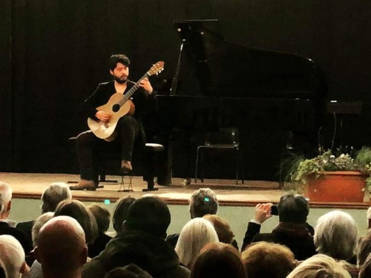 Josué, el artista de Honduras que destaca en Bélgica