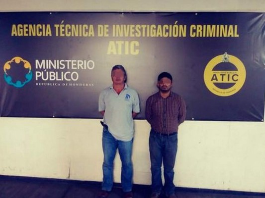 Detienen a dos funcionarios del Instituto de la Propiedad en la capital