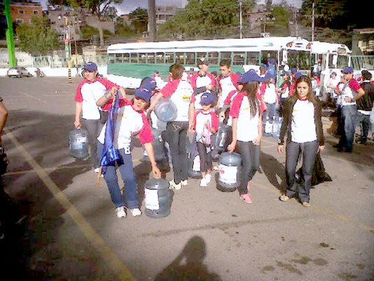 Caravanas de amor recorrieron Honduras