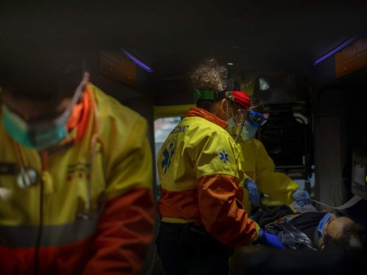 13 imágenes de la difícil lucha de los ancianos contra el coronavirus