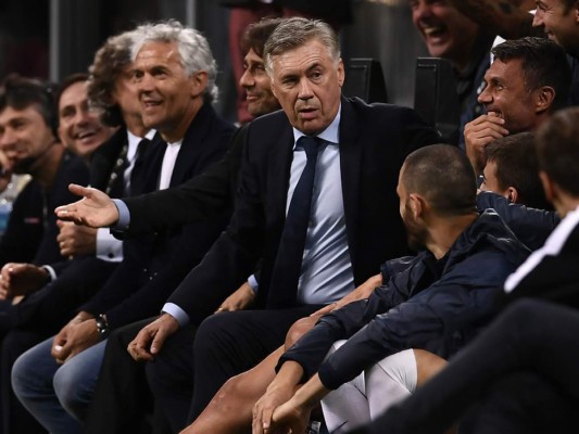 Carlo Ancelotti sucederá a Sarri en el banquillo del Nápoles