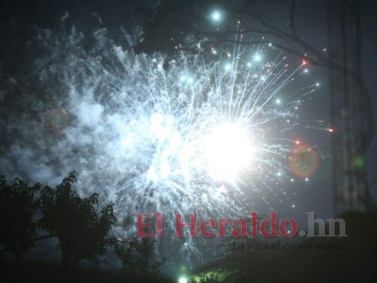 FOTOS: Así retumbó y brilló la capital para despedir el 2020 y recibir el 2021