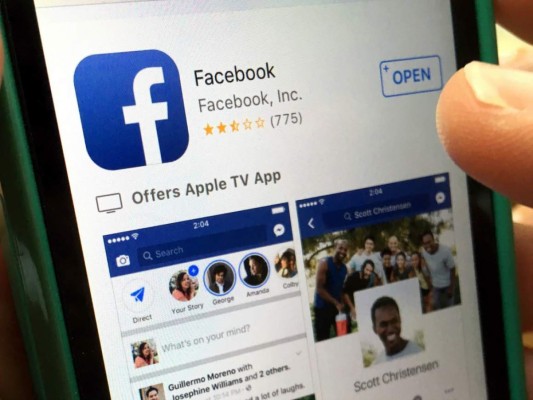 Facebook borra miles de mensajes considerados racistas