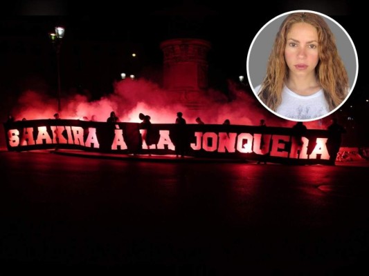 Indignación por graves insultos de hinchas del PSG hacia Shakira