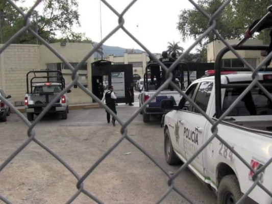 Mueren 4 personas en operativo en conflictivo penal de México