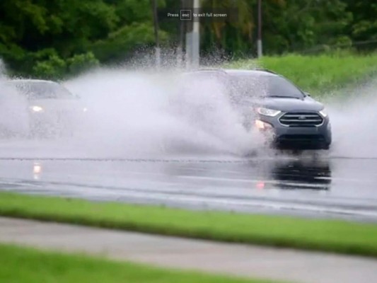 Costa este de EEUU se prepara para recibir a Isaías con fuerza de huracán