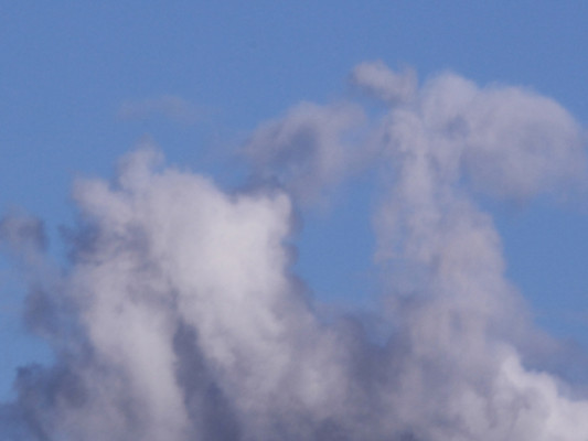 Formaciones naturales que flotan en el cielo