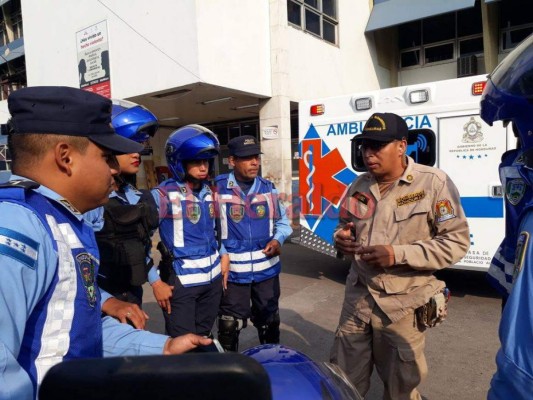 Bomberos que resultaron quemados por incendio en La Montañita fueron llevados a México