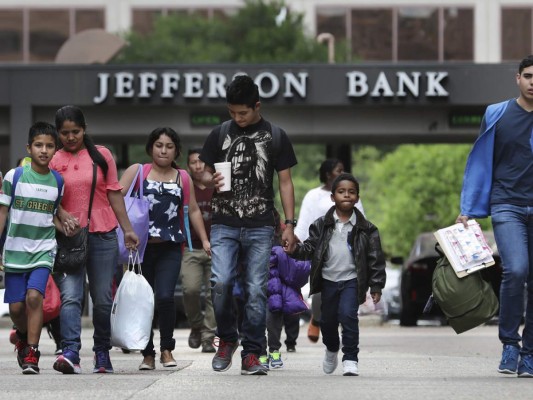 Como 'dispararse en el pie' califican medida de Trump contra el Triángulo Norte