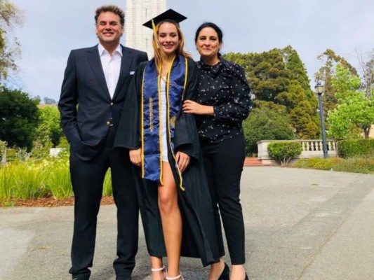 Graduada con honores en dos carreras y amante de los animales, así es Natanya, la hija de David Faitelson (Fotos)