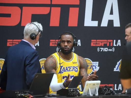 LeBron James, su primer día en la escuela y los nuevos Lakers