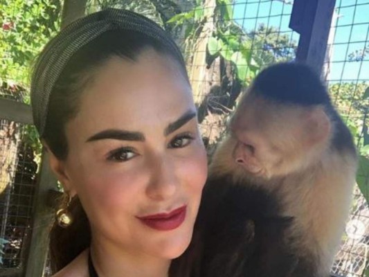 Ninel Conde visitó las playas de Roatán junto a su hijo Emmanuel Medina