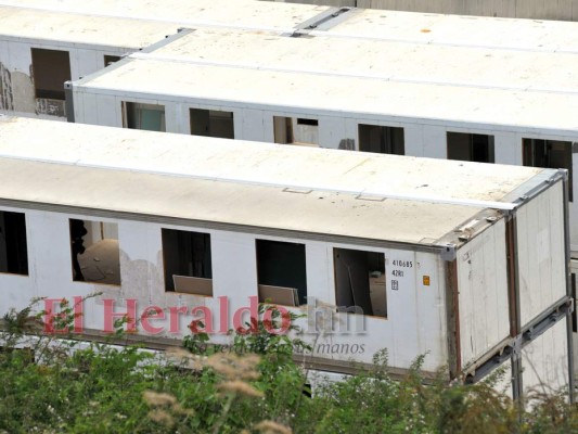 Casas contenedores para damnificados, un proyecto lento, opaco y polémico (FOTOS)