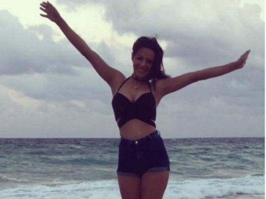 Nathalia Casco comparte sensual foto en bikini