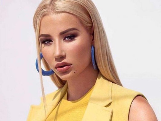 Iggy Azalea posa desnuda y las redes sociales enloquecen