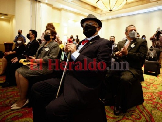 'Yo sí creo que me lo merezco': periodista Mario Ramírez recibe el 'Álvaro Contreras'