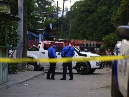 Escena del crimen donde asesinaron inspector depurado y a su esposa (Fotos)