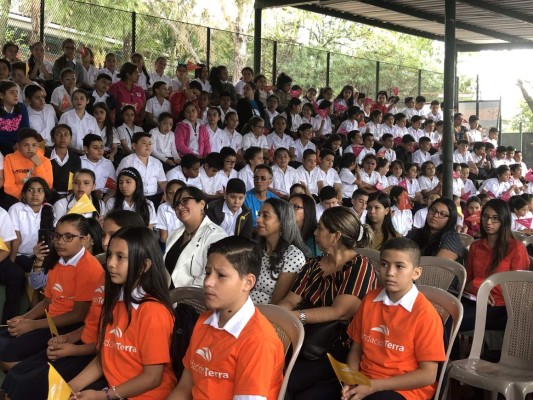 Fundación Terra donará 12,500 becas a escolares