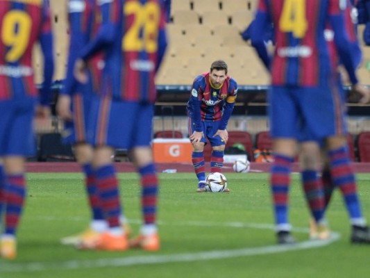 Dos partidos de suspensión a Messi por su roja en la Supercopa  
